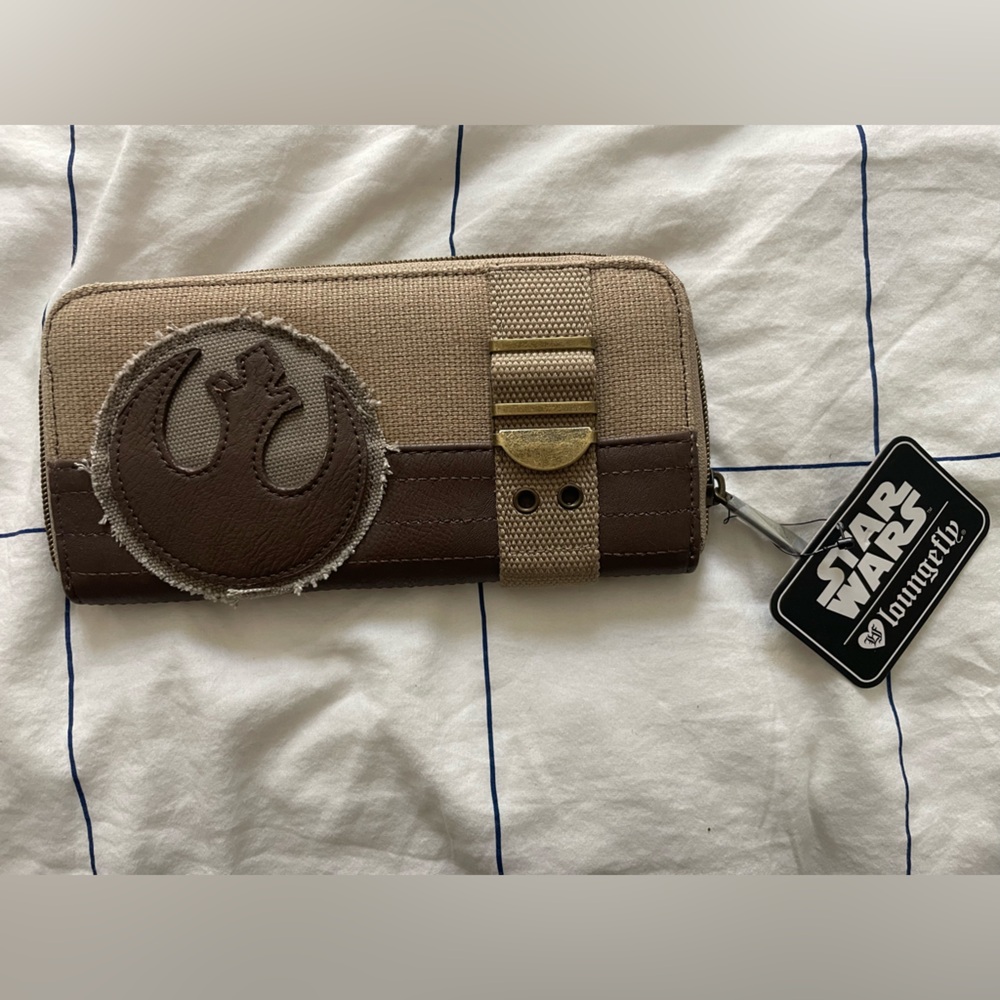 New Loungefly Star Wars Beige and Brown Wallet